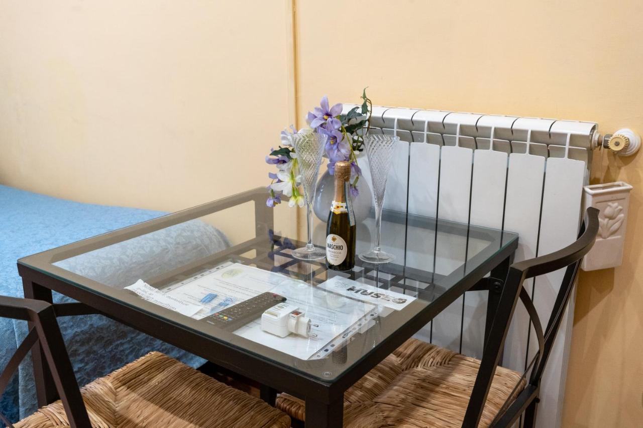 Monteoliveto Bed & Breakfast Napels Buitenkant foto