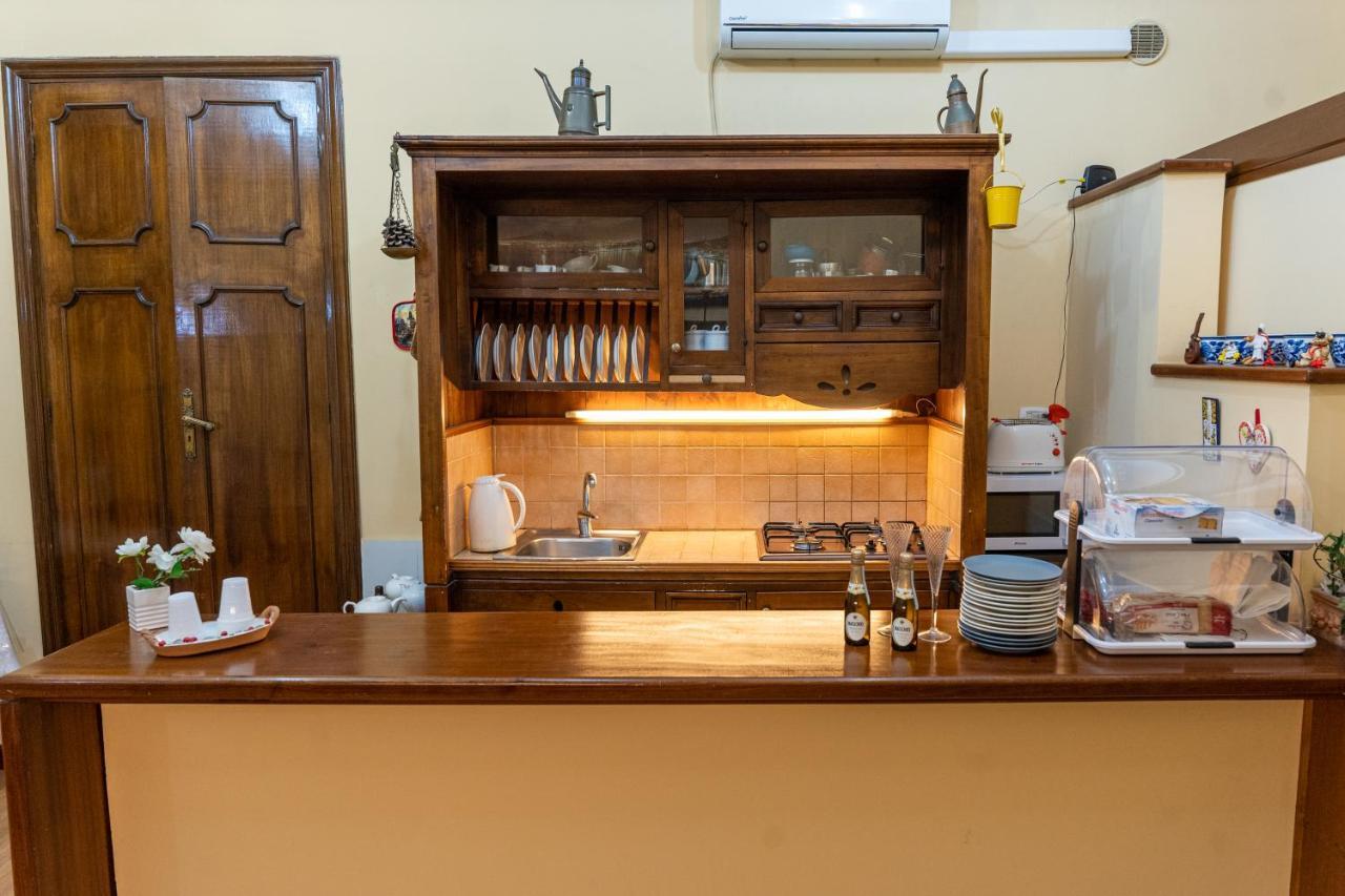 Monteoliveto Bed & Breakfast Napels Buitenkant foto