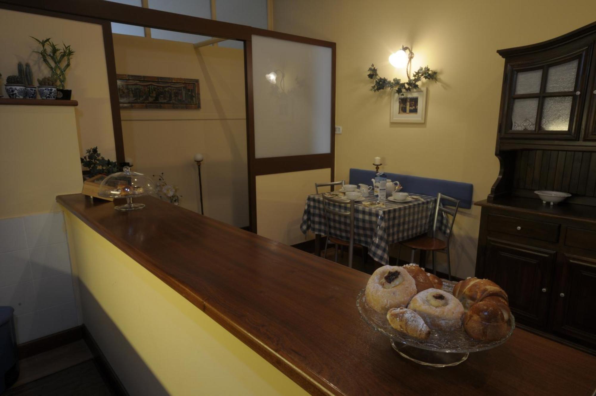 Monteoliveto Bed & Breakfast Napels Buitenkant foto